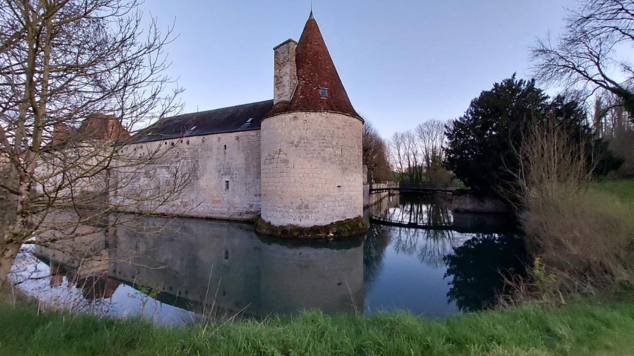 Chateau De Mauvilly Экстерьер фото